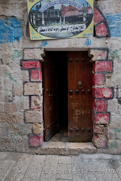 20100408_102537 D3.jpg - Doorway, Muslim Quarter
